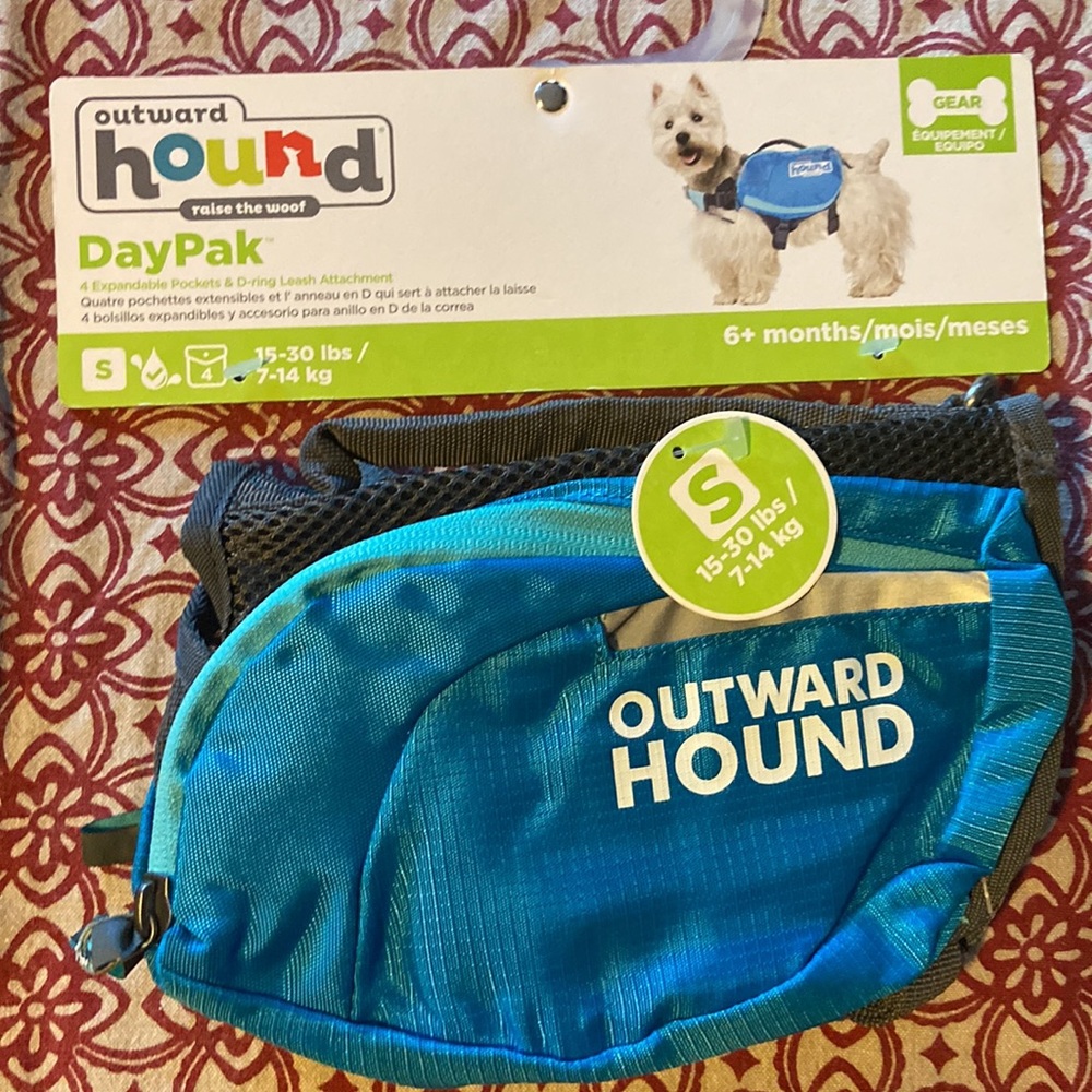 SMALL Outward Hound Doggie Day Pak, 4 pockets & D ring leash attachment